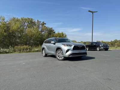 2023 Toyota Highlander, $41990. Photo 1
