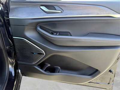2022 Jeep Grand Cherokee, $37990. Photo 9