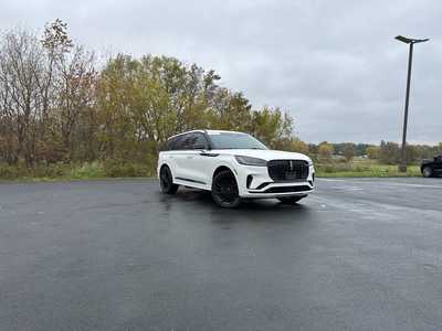2025 Lincoln Aviator, $65990. Photo 1