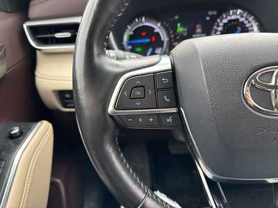 2021 Toyota Highlander, $43990. Photo 10