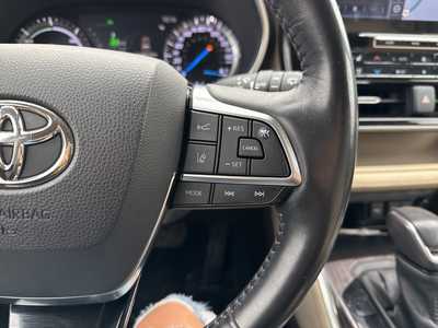 2021 Toyota Highlander, $43990. Photo 11