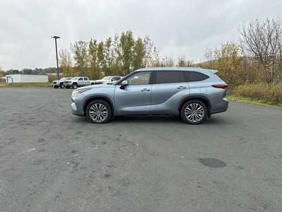 2021 Toyota Highlander, $43990. Photo 4