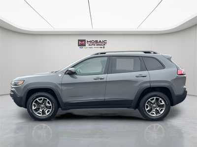 2019 Jeep Cherokee, $15990. Photo 4