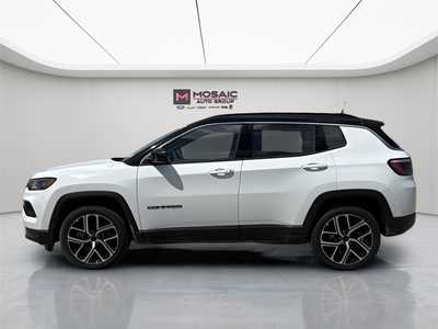 2025 Jeep Compass, $24438. Photo 4