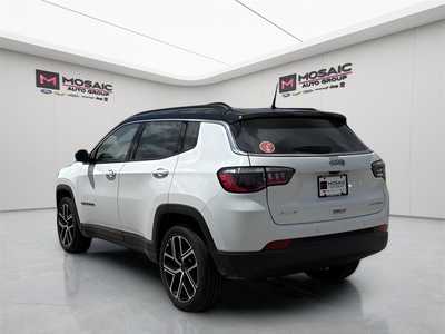 2025 Jeep Compass, $24438. Photo 5