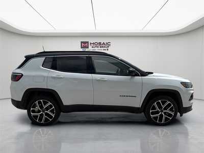 2025 Jeep Compass, $24438. Photo 8