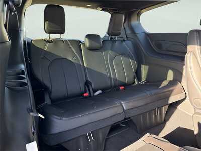 2026 Chrysler Pacifica, $48476. Photo 12
