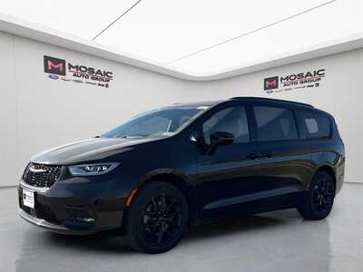 2026 Chrysler Pacifica, $48476. Photo 3