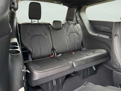 2026 Chrysler Pacifica, $42779. Photo 10