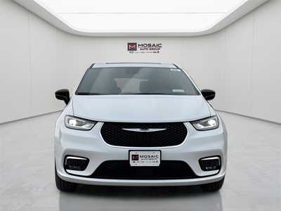 2026 Chrysler Pacifica, $42779. Photo 2