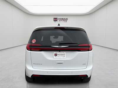 2026 Chrysler Pacifica, $42779. Photo 6