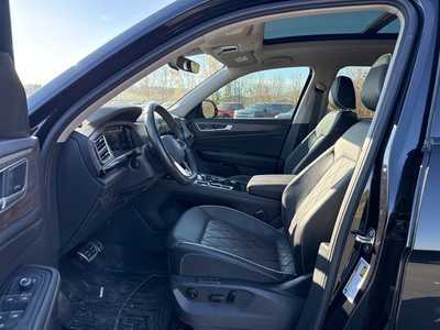 2024 Volkswagen Atlas, $40990. Photo 6
