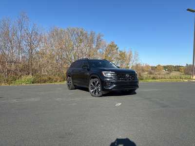 2024 Volkswagen Atlas, $40990. Photo 1
