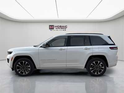 2025 Jeep Grand Cherokee, $62657. Photo 4
