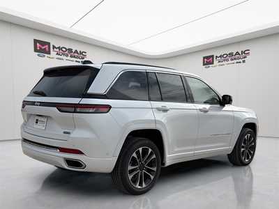 2025 Jeep Grand Cherokee, $62657. Photo 7