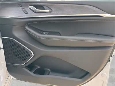 2025 Jeep Grand Cherokee, $62657. Photo 9