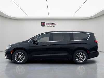 2026 Chrysler Pacifica, $43297. Photo 4