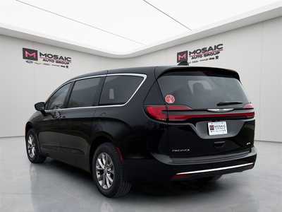 2026 Chrysler Pacifica, $43297. Photo 5