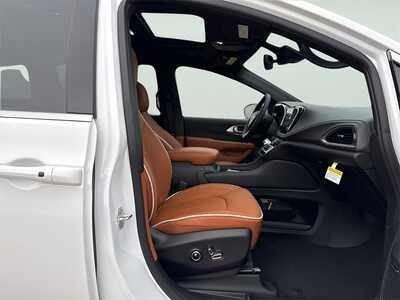 2026 Chrysler Pacifica, $51220. Photo 10