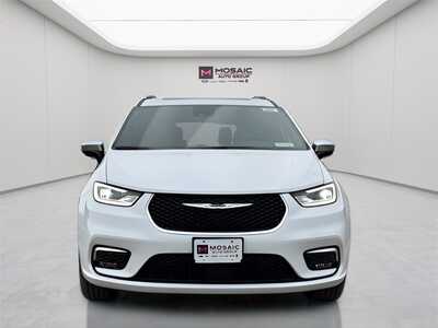 2026 Chrysler Pacifica, $51220. Photo 2