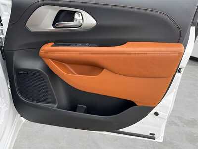 2026 Chrysler Pacifica, $51220. Photo 9