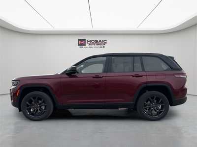2025 Jeep Grand Cherokee, $46596. Photo 4