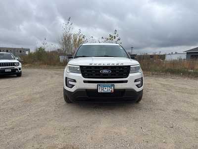 2017 Ford Explorer, $10990. Photo 2