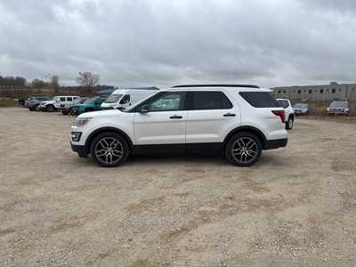 2017 Ford Explorer, $10990. Photo 4