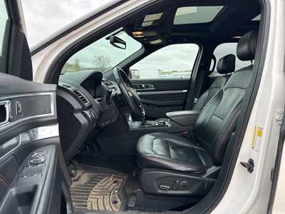 2017 Ford Explorer, $10990. Photo 6