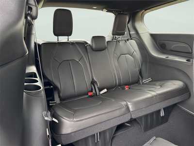 2026 Chrysler Pacifica, $43736. Photo 12