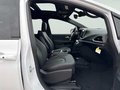 2026 Chrysler Pacifica, $43340. Photo 10