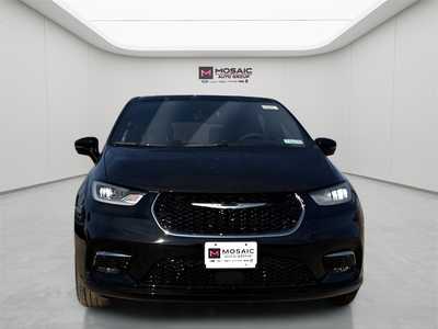 2026 Chrysler Pacifica, $43736. Photo 2