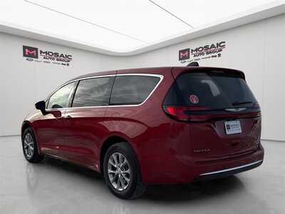 2026 Chrysler Pacifica, $49370. Photo 5