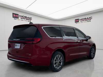 2026 Chrysler Pacifica, $49370. Photo 7