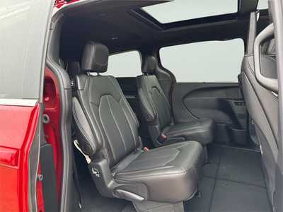 2026 Chrysler Pacifica, $45816. Photo 11