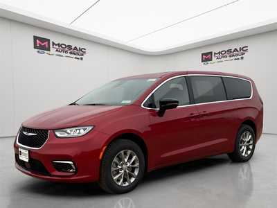 2026 Chrysler Pacifica, $45816. Photo 3