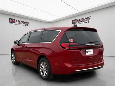 2026 Chrysler Pacifica, $45816. Photo 5