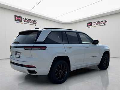 2025 Jeep Grand Cherokee, $45305. Photo 7