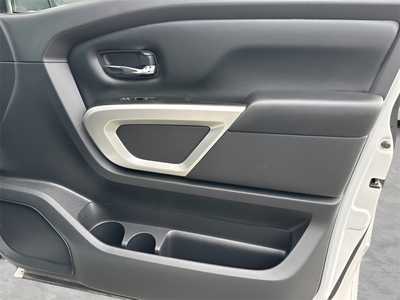 2023 Nissan Titan, $. Photo 9