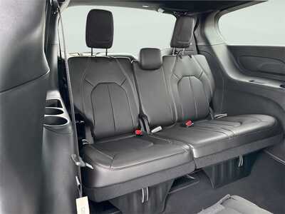 2026 Chrysler Pacifica, $43210. Photo 12