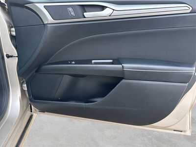 2017 Ford Fusion, $11990. Photo 9