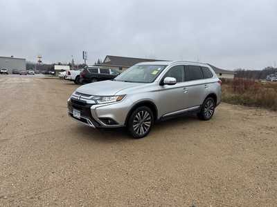 2020 Mitsubishi Outlander, $16990. Photo 3