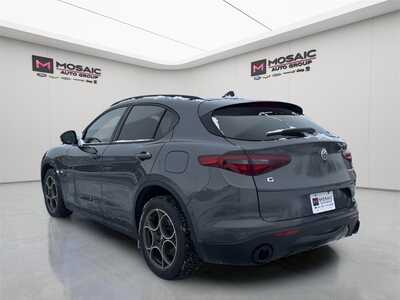 2022 Alfa Romeo Stelvio, $20990. Photo 5