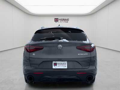 2022 Alfa Romeo Stelvio, $20990. Photo 6