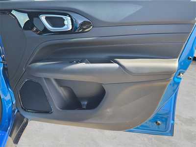 2026 Jeep Compass, $29989. Photo 9