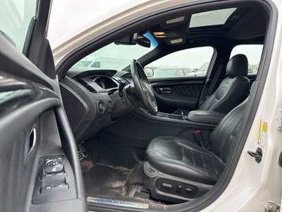 2015 Ford Taurus, $12990. Photo 6