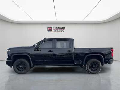 2024 Chevrolet 2500 Crew Cab, $72990. Photo 4