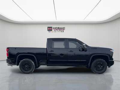2024 Chevrolet 2500 Crew Cab, $69490. Photo 8