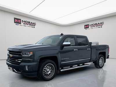 2017 Chevrolet 1500 Crew Cab, $19490. Photo 3