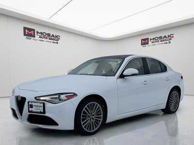2019 Alfa Romeo Giulia, $17990. Photo 3
